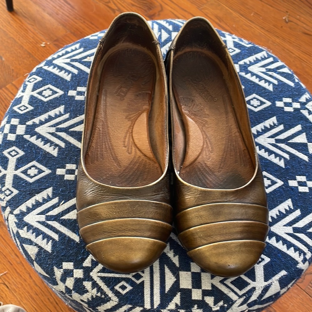 Born bronze ballet flats